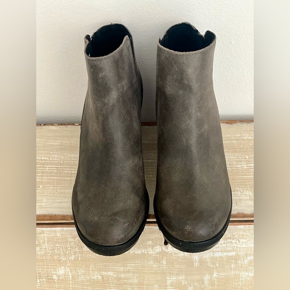 Sorel Women's Joan of Arctic Wedge III Zip Boot Waterproof Leather bootie 8 - Picture 2 of 10